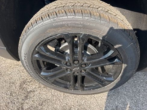 New 2025 Chevrolet Traverse LT w/ Driver Confidence Package image 7