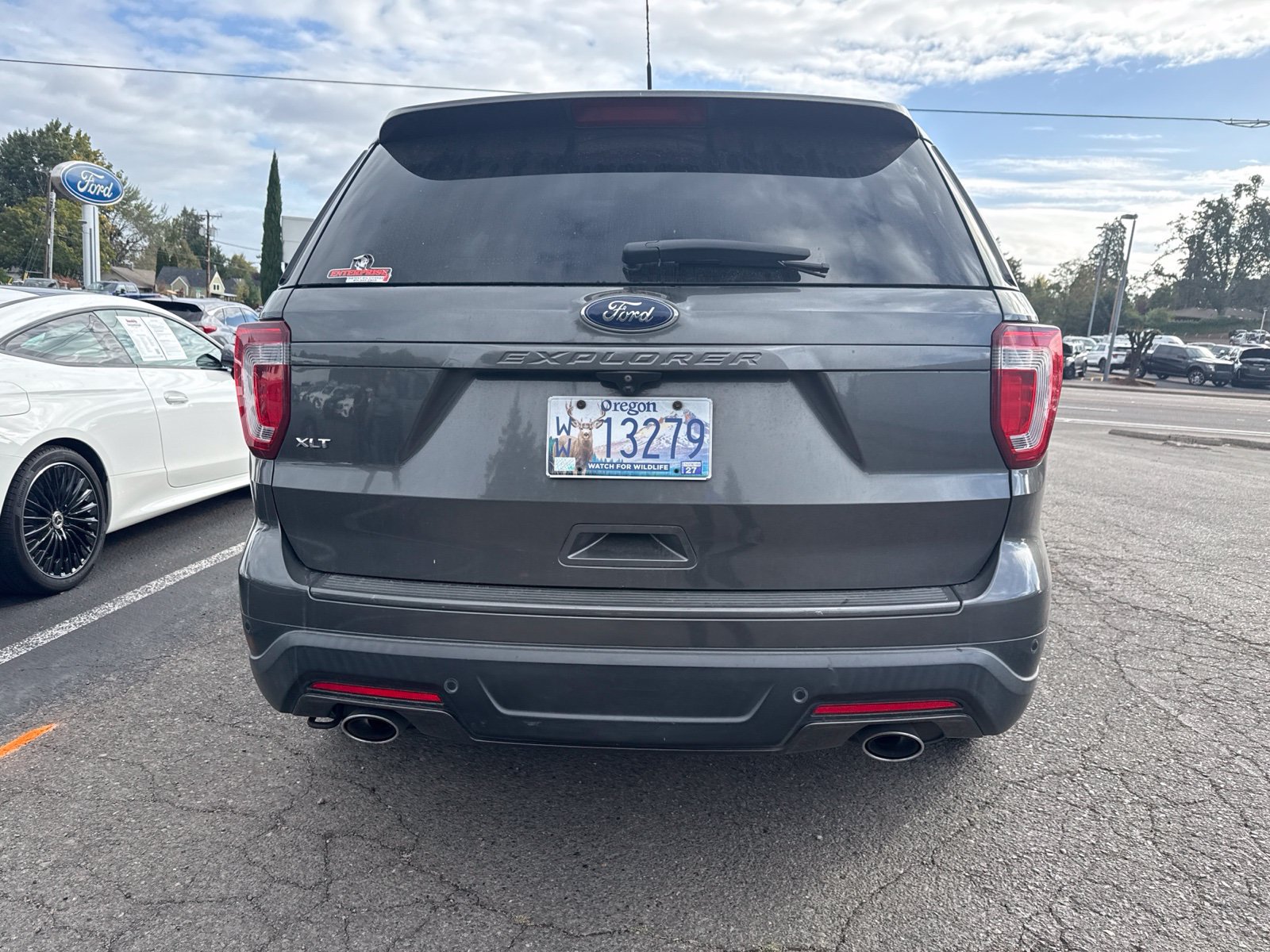 Used 2018 Ford Explorer XLT w/ Equipment Group 202A FWD image 6
