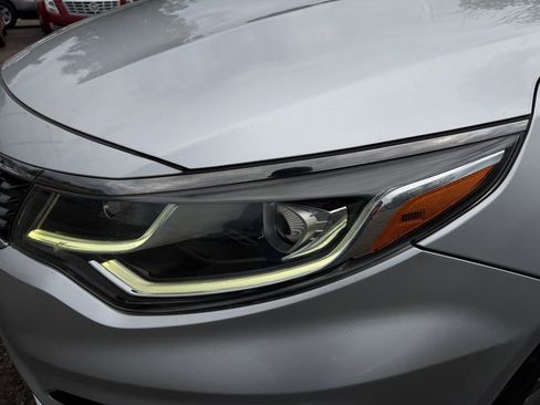 Used 2019 Kia Optima LX image 9