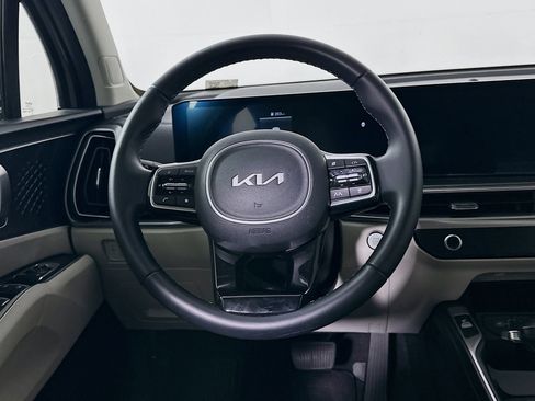 Used 2025 Kia Sorento EX image 18