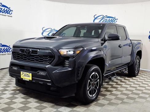 Used 2024 Toyota Tacoma TRD Sport AWD/4WD image 6