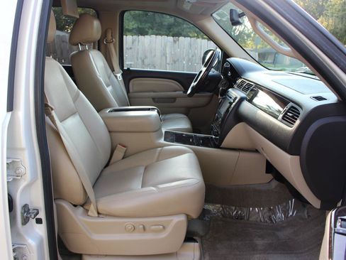 Used 2013 GMC Yukon Denali AWD/4WD image 41