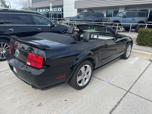 Used 2006 Ford Mustang GT Premium image 3