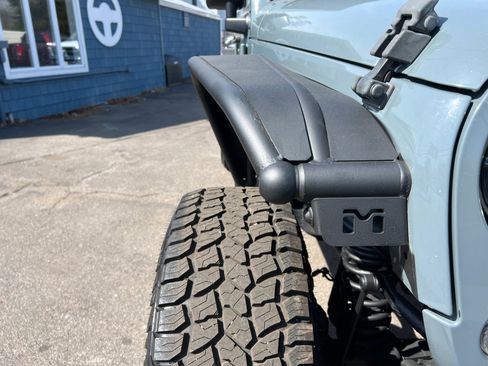 Used 2015 Jeep Wrangler Unlimited Rubicon w/ Dual Top Group AWD/4WD image 24