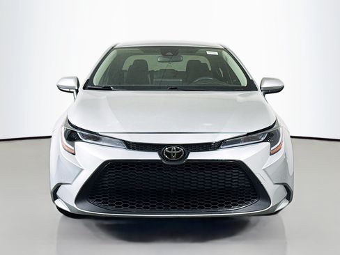Used 2022 Toyota Corolla LE w/ LE Convenience Package FWD image 2