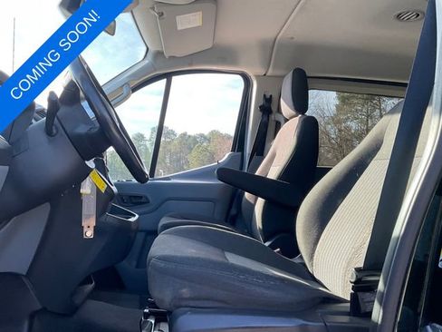 Used 2016 Ford Transit 150 XLT image 3