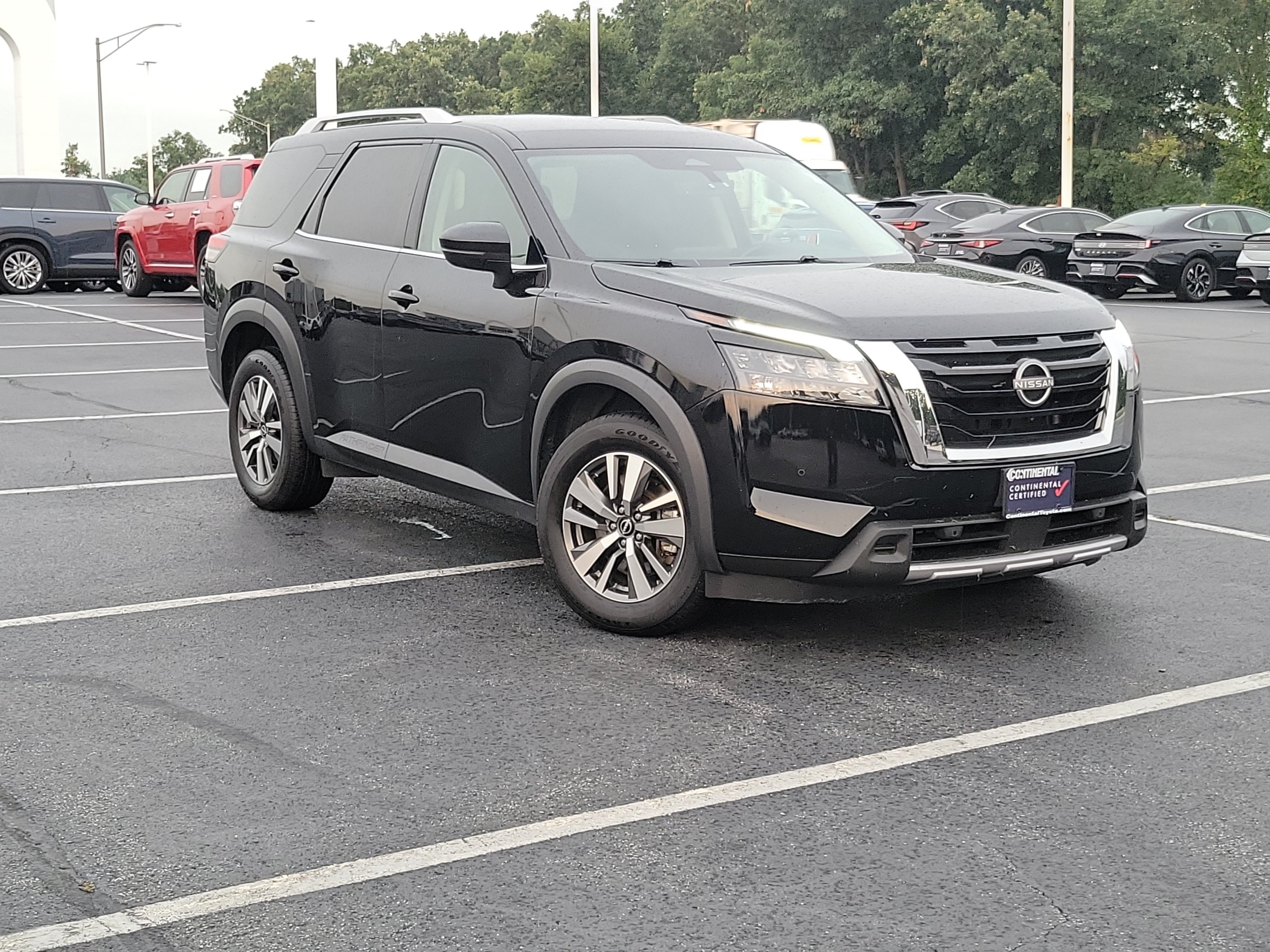 Used 2025 Nissan Pathfinder SL AWD/4WD image 33