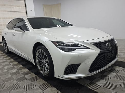 Used 2021 Lexus LS 500 w/ Accessory Package (Z2) RWD image 3