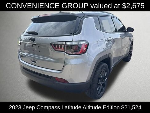 Used 2023 Jeep Compass Latitude w/ Convenience Group AWD/4WD image 2