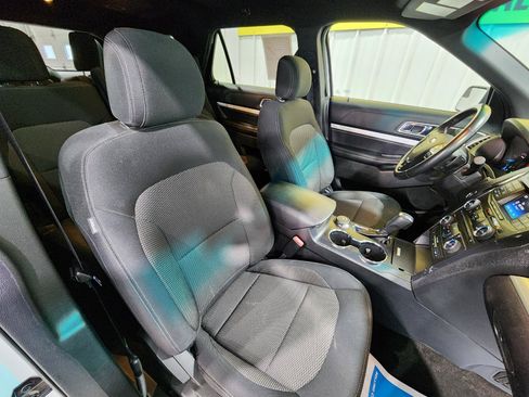 Used 2016 Ford Explorer XLT AWD/4WD image 27