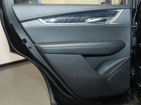 Used 2025 Cadillac XT6 Premium Luxury image 22