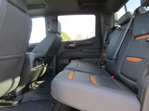 Certified 2023 GMC Sierra 1500 AT4 w/ Technology Package image 18