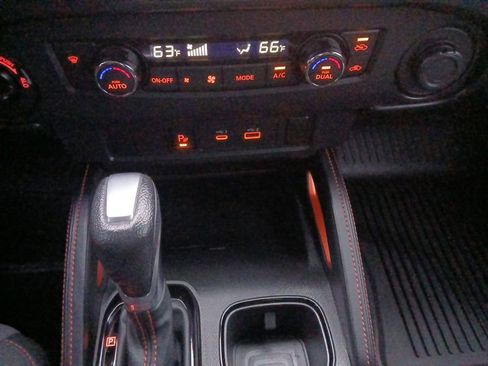 Used 2023 Nissan Frontier PRO-4X w/ Technology Package image 4