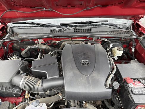 Used 2019 Toyota Tacoma SR5 image 10