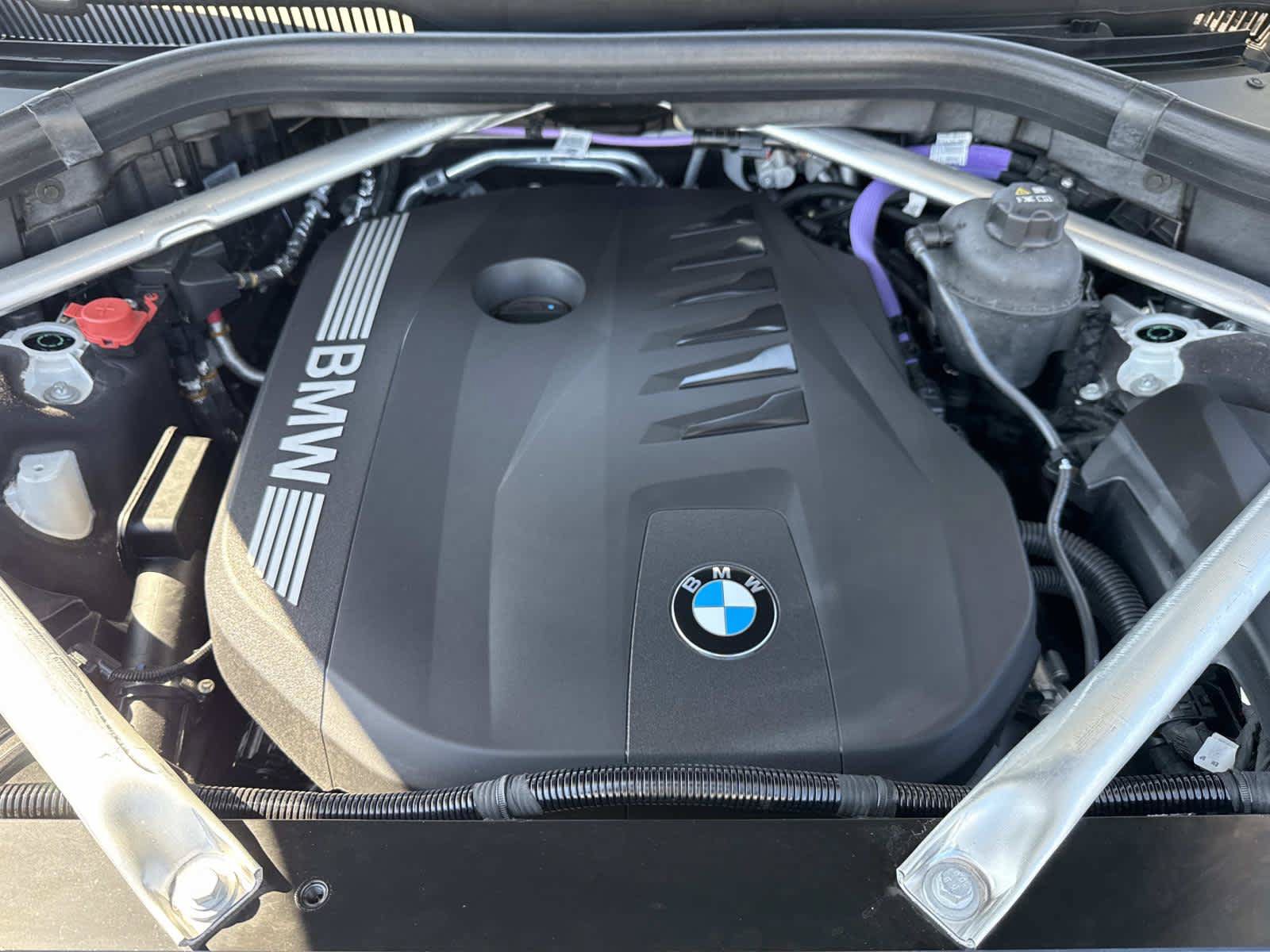 Used 2026 BMW X7 xDrive40i w/ M Sport Package AWD/4WD image 13