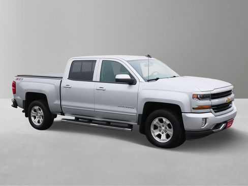 Used 2018 Chevrolet Silverado 1500 LT w/ All Star Edition AWD/4WD image 2