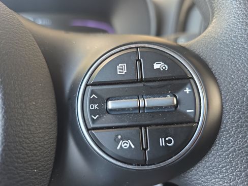 Certified 2025 Kia Soul LX w/ LX Technology Package FWD image 23