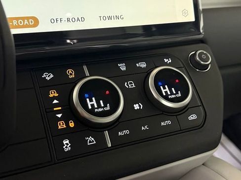 New 2026 Land Rover Defender 130 X-Dynamic SE image 33