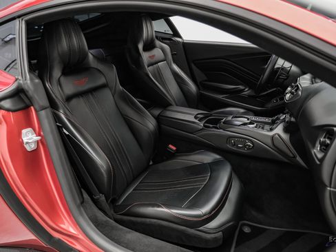 Used 2019 Aston Martin V8 Vantage Coupe RWD image 52