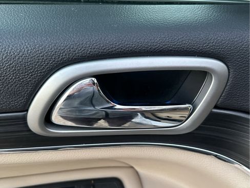 Used 2019 Jeep Grand Cherokee Limited w/ Trailer Tow Group IV image 21