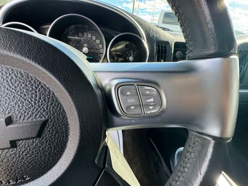 Used 2004 Chevrolet SSR w/ Preferred Equipment Group image 20