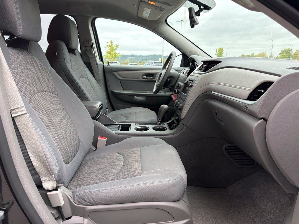 Used 2017 Chevrolet Traverse LS FWD image 12