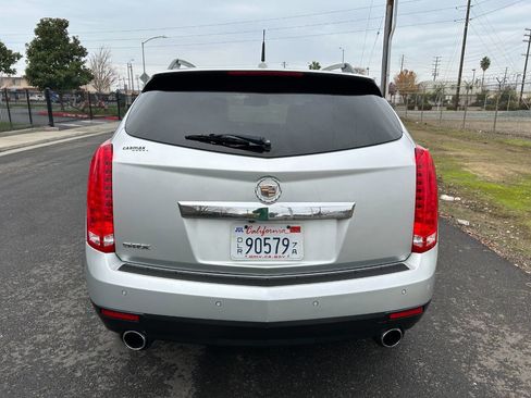 Used 2011 Cadillac SRX Luxury image 4