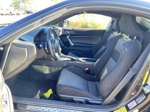 Used 2019 Toyota 86 RWD image 17