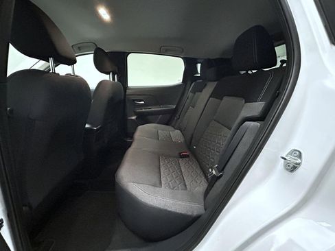 Used 2025 Nissan Kicks SV image 19