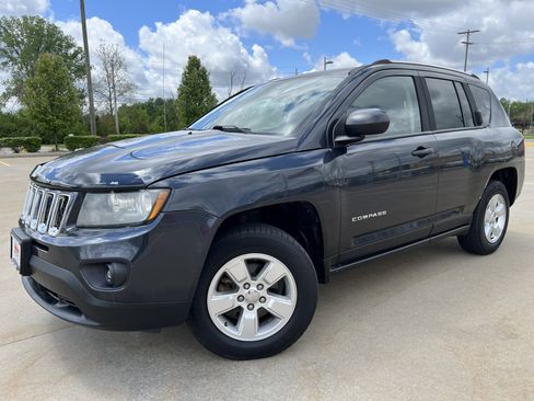 Used 2014 Jeep Compass Sport w/ Power Value Group FWD image 2