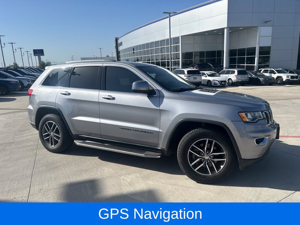 Used 2018 Jeep Grand Cherokee Laredo RWD image 2