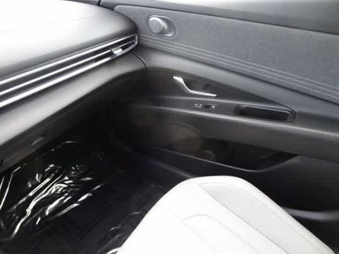 Used 2024 Hyundai Elantra Limited FWD image 42