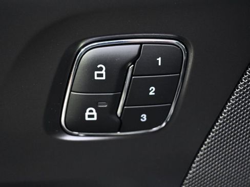 New 2026 Lincoln Nautilus Reserve w/ Jet Appearance Package AWD/4WD image 24