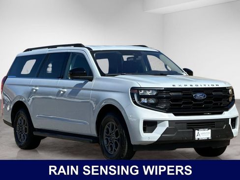 Used 2025 Ford Expedition Max Active AWD/4WD image 8
