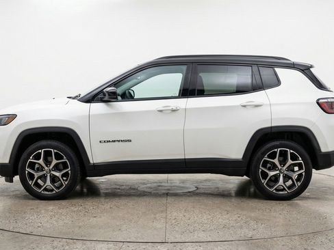 Used 2025 Jeep Compass Limited image 5