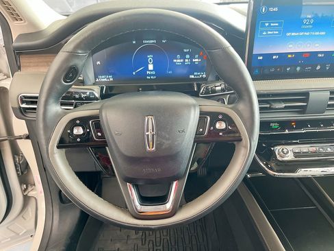 Used 2023 Lincoln Corsair Reserve w/ Equipment Group 201A FWD image 11