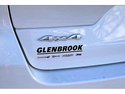 Used 2024 Jeep Grand Cherokee Laredo w/ Trailer Tow Package image 9