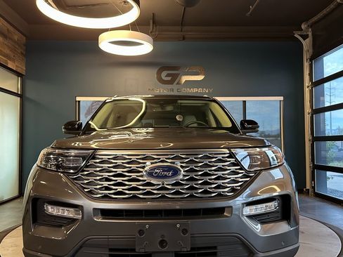 Used 2020 Ford Explorer Platinum w/ Premium Technology Package image 8