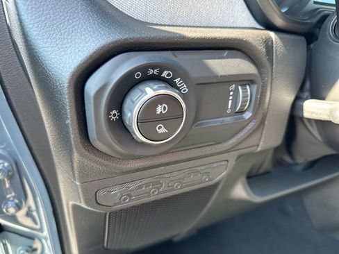 Used 2024 Jeep Gladiator Sport AWD/4WD image 11