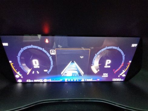 Used 2024 Chevrolet Colorado Z71 w/ Z71 Convenience Package 2 image 15