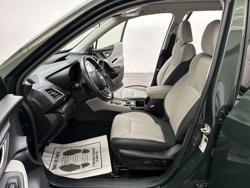 Used 2023 Subaru Forester Premium AWD/4WD image 16