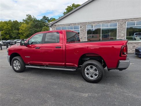 Used 2026 RAM 2500 Big Horn AWD/4WD image 4