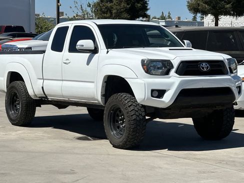 Used 2014 Toyota Tacoma PreRunner w/ TRD Sport Package RWD image 10