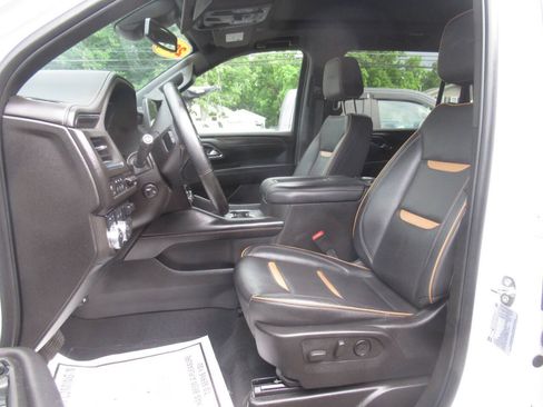 Used 2024 GMC Yukon XL AT4 w/ Technology Package AWD/4WD image 24