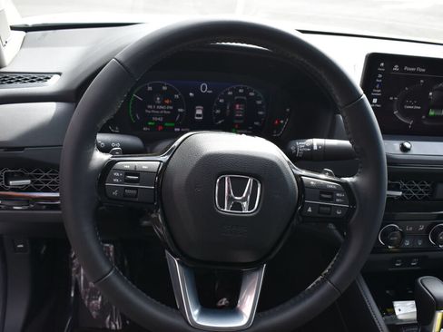 Used 2024 Honda Accord Touring image 9