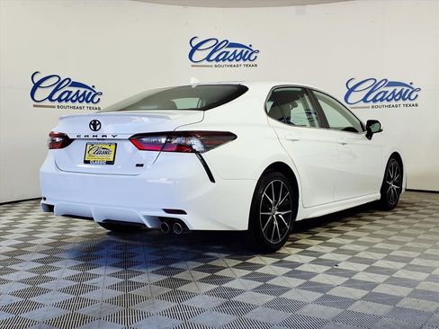 Used 2024 Toyota Camry SE image 24