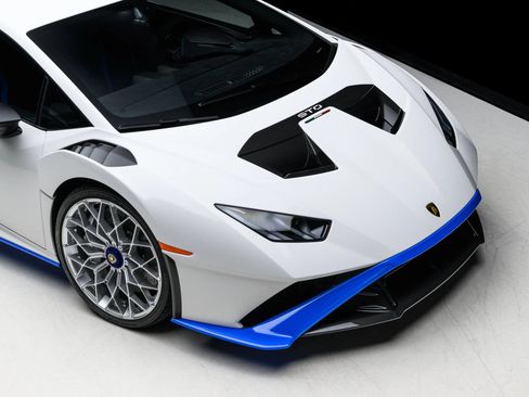 Used 2023 Lamborghini Huracan STO RWD image 3