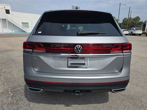 Used 2026 Volkswagen Atlas SE FWD image 6