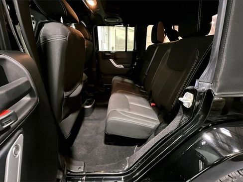Used 2014 Jeep Wrangler Unlimited Sahara w/ Connectivity Group image 25