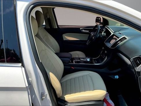 Used 2019 Ford Edge SEL w/ Equipment Group 201A FWD image 31